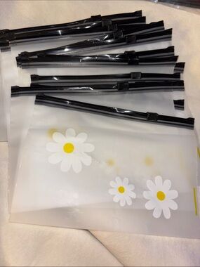 Reusable 5x7 Clear Daisy Zip Pouches with Black Zippers set of 12